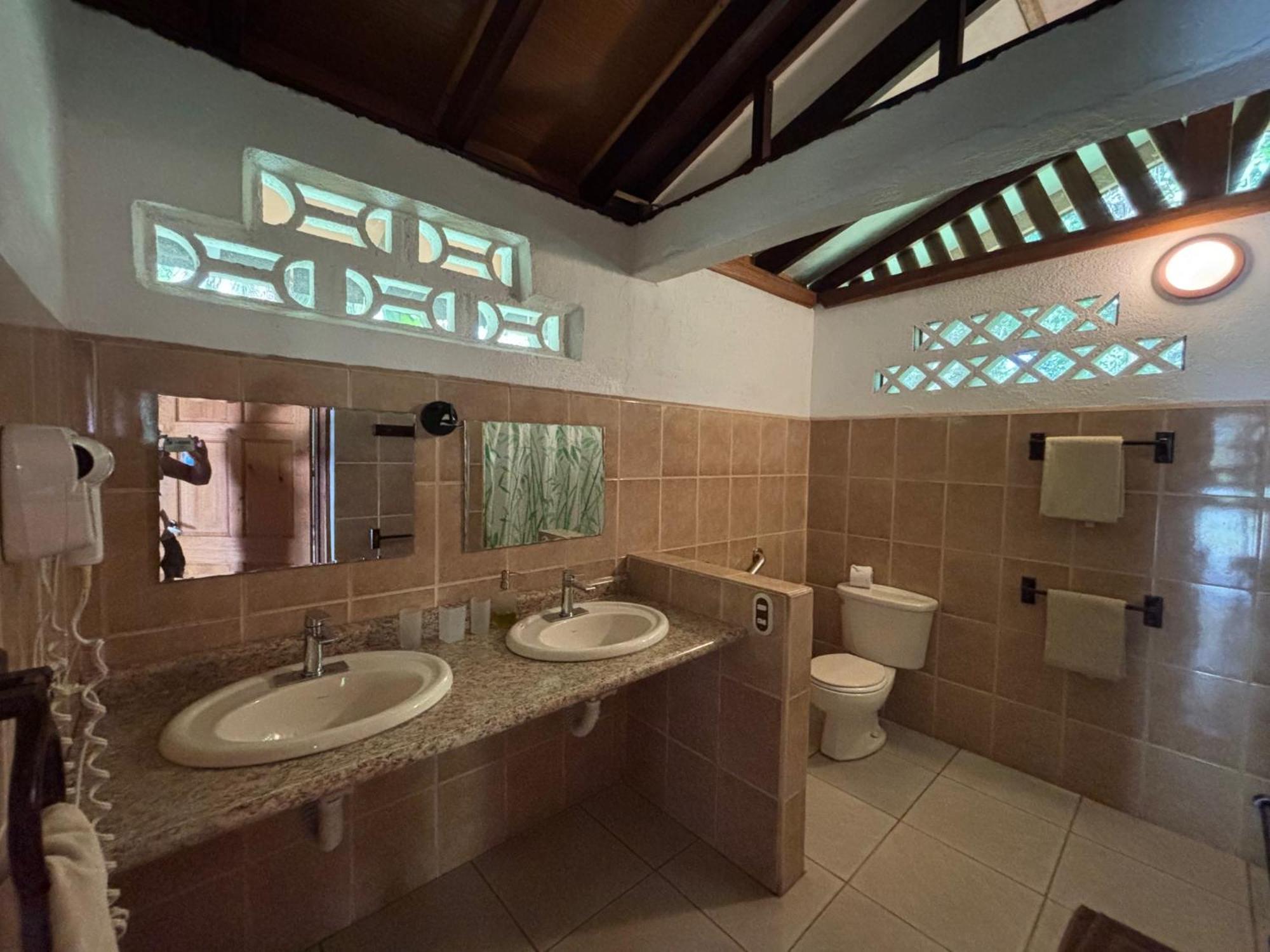 Hotel Suizo Loco Lodge&Resort Cahuita Esterno foto