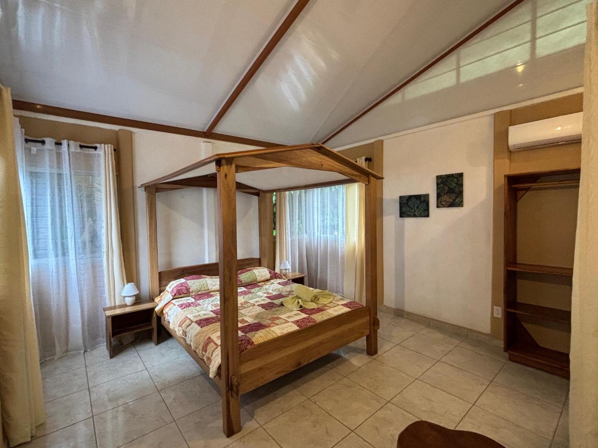 Hotel Suizo Loco Lodge&Resort Cahuita Esterno foto