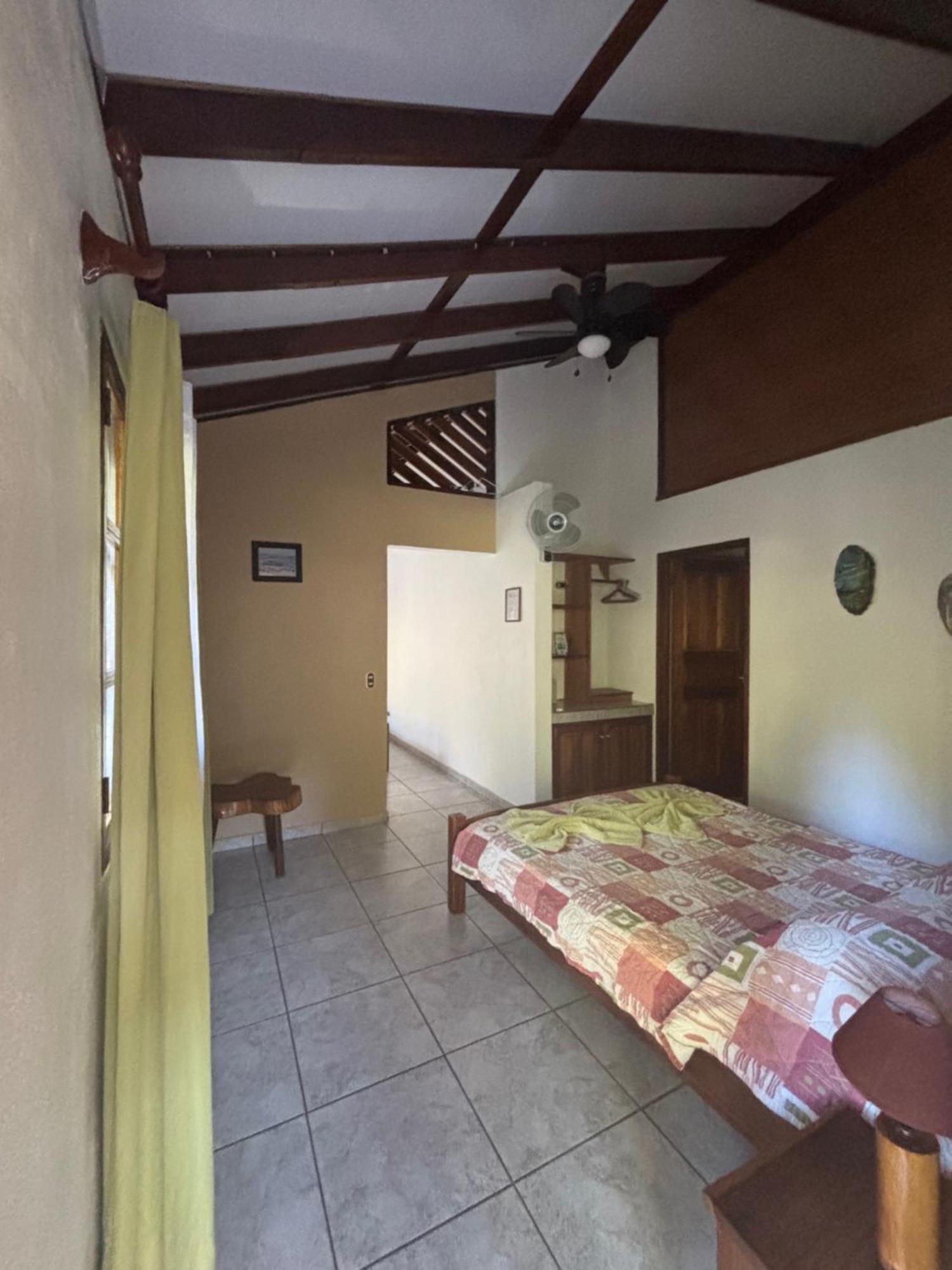 Hotel Suizo Loco Lodge&Resort Cahuita Esterno foto