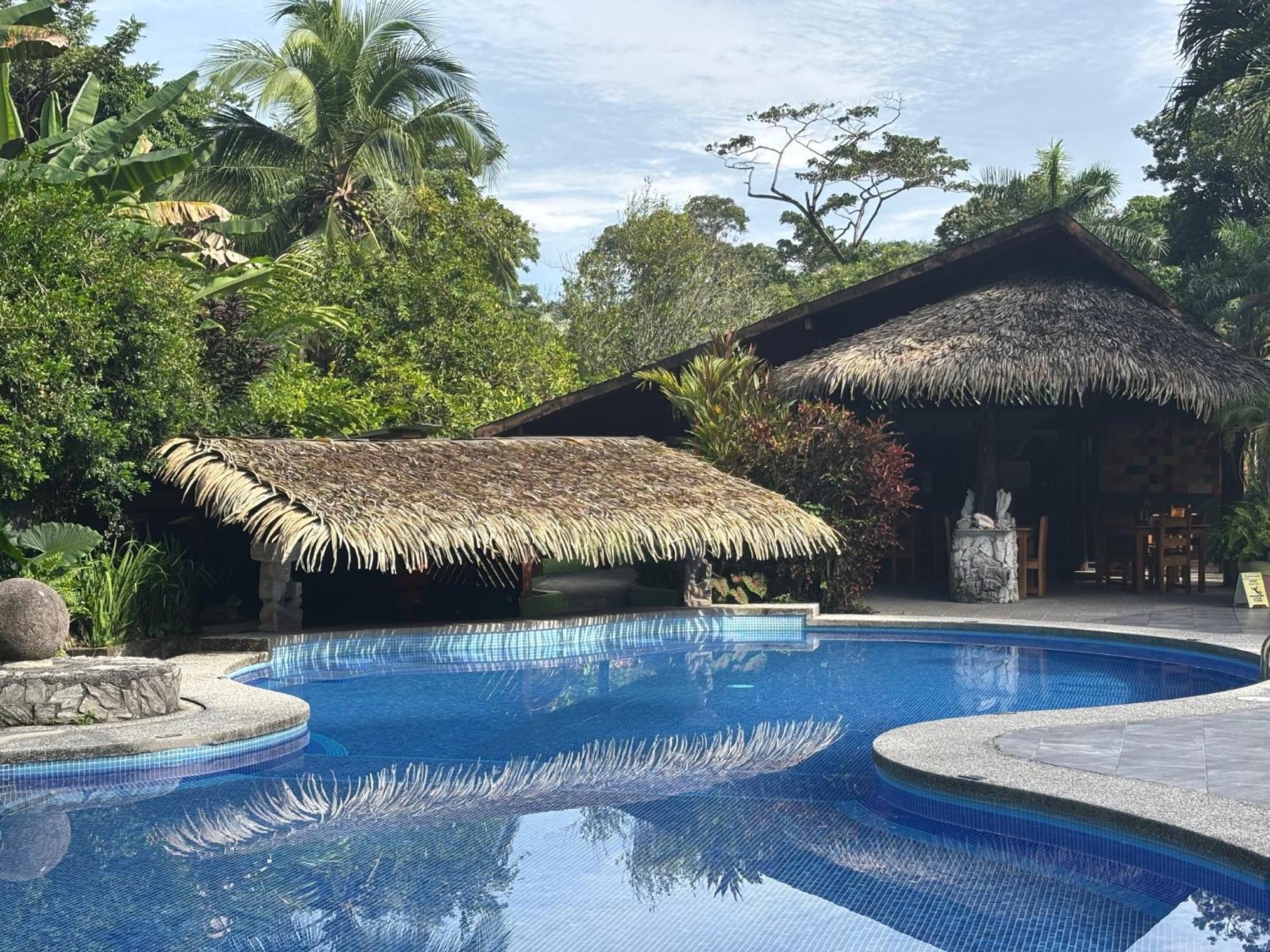 Hotel Suizo Loco Lodge&Resort Cahuita Esterno foto